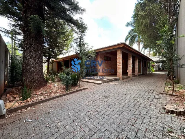 Casa com 612m² 2 quartos e 3 banheiros, à venda ou para alugar, no bairro Jardim Higienópolis em Londrina