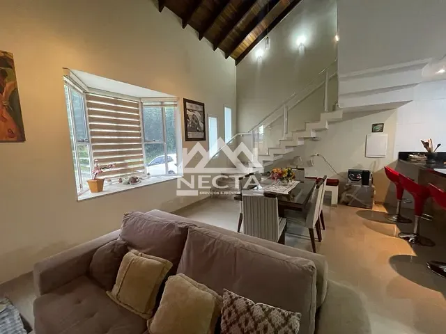 Casa com 380m² 3 quartos e 3 banheiros, à venda, no bairro Mar Verde II em Caraguatatuba