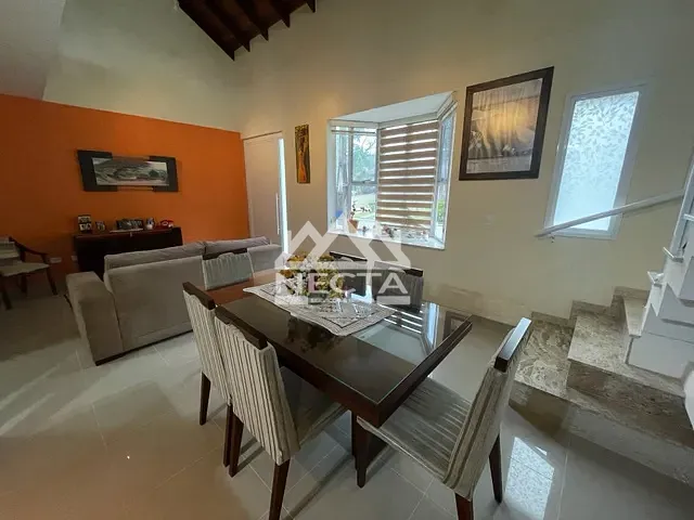 Casa com 380m² 3 quartos e 3 banheiros, à venda, no bairro Mar Verde II em Caraguatatuba