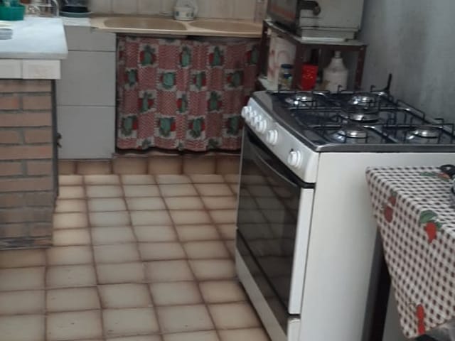 Casa 2 quartos e 3 banheiros, à venda, no bairro Centro em Aparecida