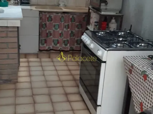 Casa 2 quartos e 3 banheiros, à venda, no bairro Centro em Aparecida