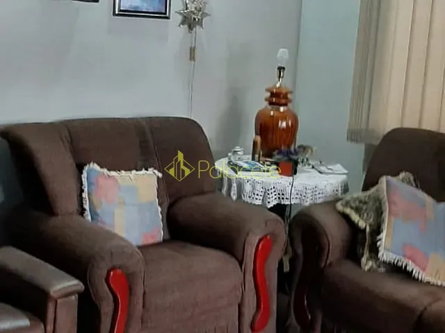Casa 2 quartos e 3 banheiros, à venda, no bairro Centro em Aparecida