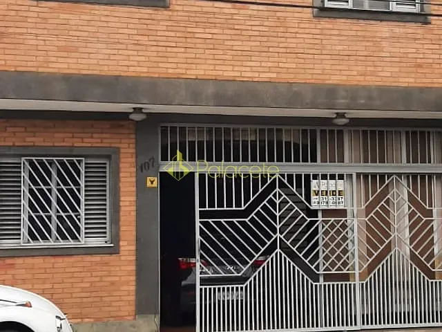 Casa 2 quartos e 3 banheiros, à venda, no bairro Centro em Aparecida