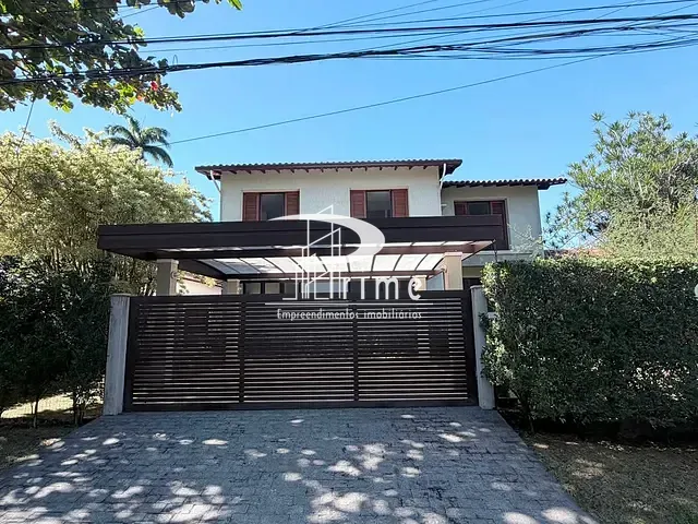 Casa com 800m² 4 quartos e 3 banheiros, à venda, no bairro Piratininga em Niterói