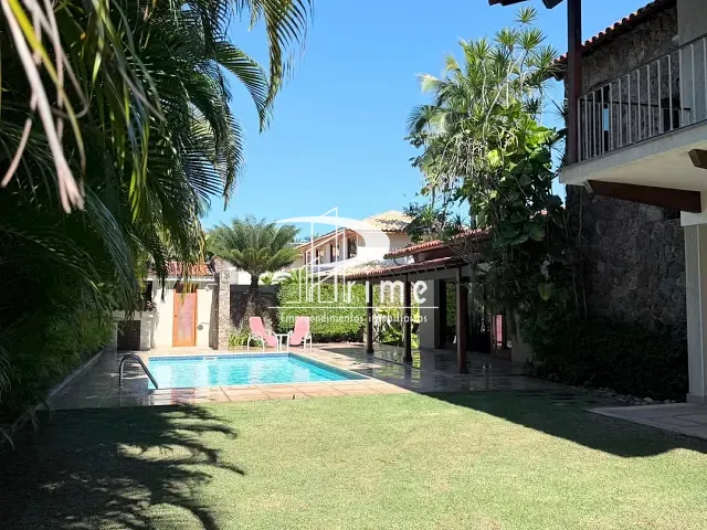 Casa com 800m² 4 quartos e 3 banheiros, à venda, no bairro Piratininga em Niterói