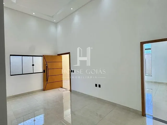 Casa com 245m² 3 quartos e 1 banheiro, à venda, no bairro Vila Oliveira em Aparecida de Goiânia