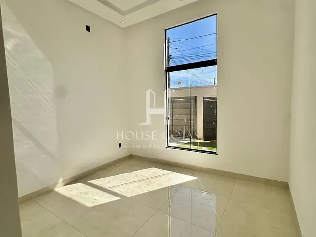 Casa com 245m² 3 quartos e 1 banheiro, à venda, no bairro Vila Oliveira em Aparecida de Goiânia
