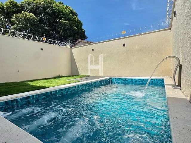 Casa com 245m² 3 quartos e 1 banheiro, à venda, no bairro Vila Oliveira em Aparecida de Goiânia