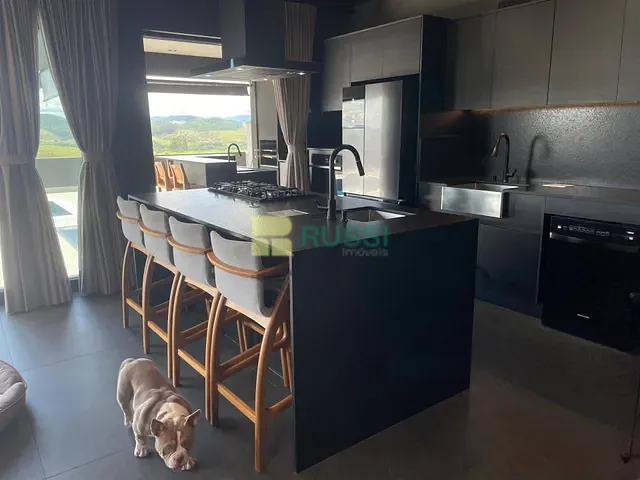 Casa 4 quartos e 6 banheiros, à venda, no bairro Condomínio Residencial Jaguary em São José dos Campos
