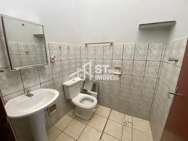 Casa 3 quartos e 1 banheiro, para alugar, no bairro Jardim Santa Bárbara em Andradas