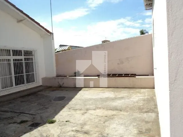 Casa com 500m² 3 quartos e 2 banheiros, à venda, no bairro Caxambu em Jundiaí