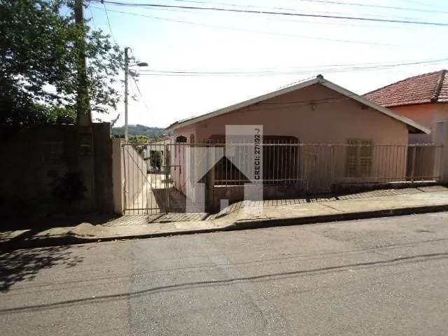 Casa com 500m² 3 quartos e 2 banheiros, à venda, no bairro Caxambu em Jundiaí