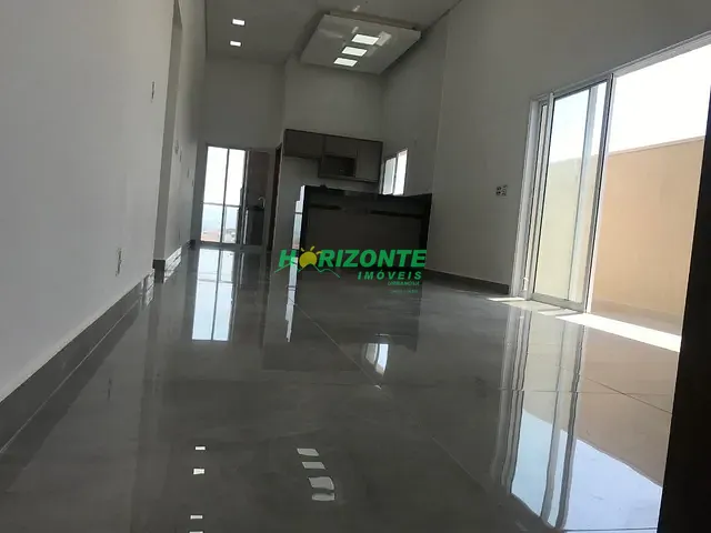 Casa com 250m² 3 quartos e 5 banheiros, à venda ou para alugar, no bairro Caçapava Velha em Caçapava