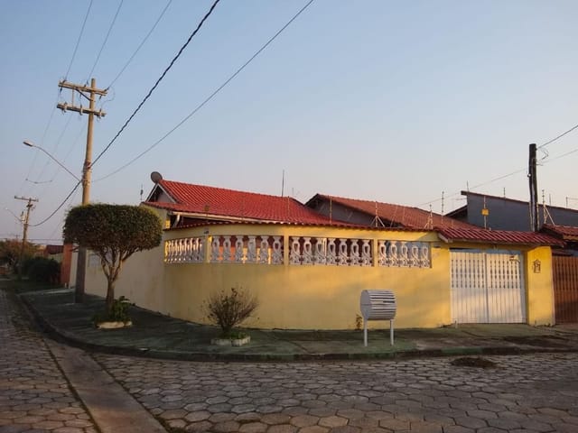 Casa com 260m² 3 quartos e 3 banheiros, à venda, no bairro Jardim das Palmeiras em Itanhaém