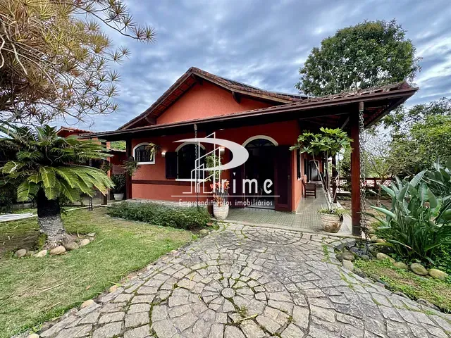 Casa com 1800m² 3 quartos e 7 banheiros, à venda, no bairro Vila Progresso em Niterói