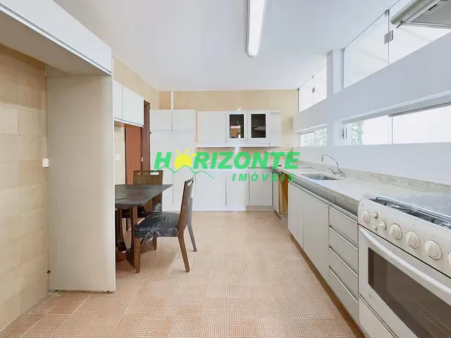 Casa com 580m² 4 quartos e 6 banheiros, à venda, no bairro Condomínio Bosque Imperial em São José dos Campos