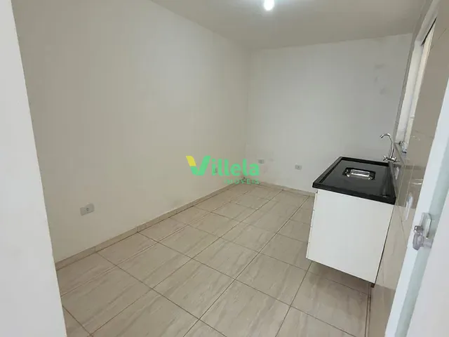 Casa 2 quartos e 1 banheiro, para alugar, no bairro Jardim Pinheirinho em Itaquaquecetuba