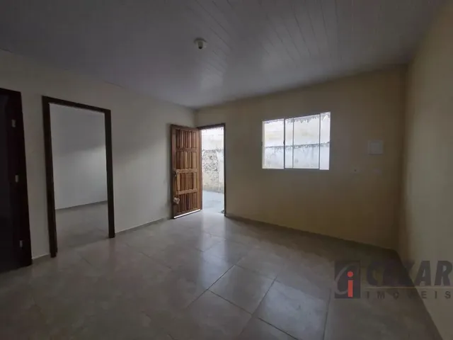 Casa 2 quartos e 1 banheiro, para alugar, no bairro Bairro Alto em Curitiba