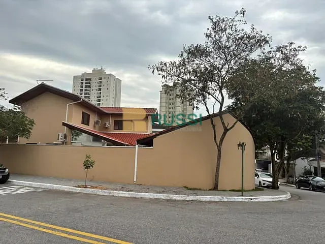 Casa 3 quartos e 5 banheiros, à venda, no bairro Urbanova IV-A em São José dos Campos