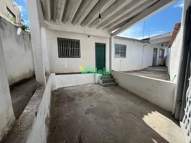 Casa 2 quartos e 1 banheiro, para alugar, no bairro Jardim Maragogipe em Itaquaquecetuba