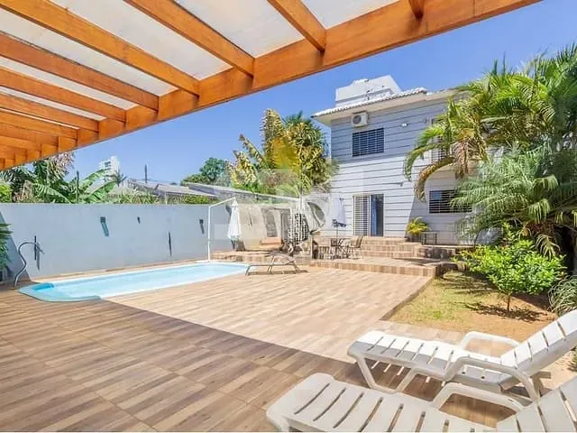 Casa com 498m² 3 quartos e 3 banheiros, à venda, no bairro Universitário em Chapecó
