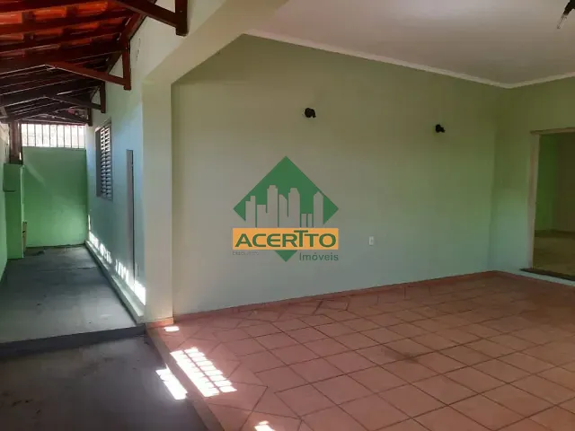 Casa com 300m² 4 quartos e 2 banheiros, para alugar, no bairro Novo Umuarama em Araçatuba