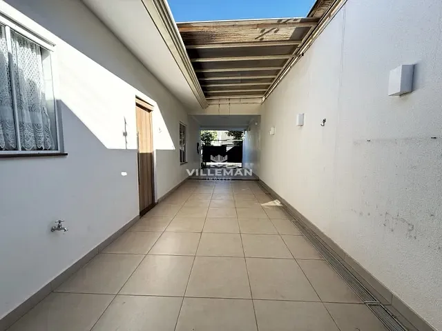 Casa com 300m² 3 quartos e 4 banheiros, à venda, no bairro Jardim Imperial II em Maringá