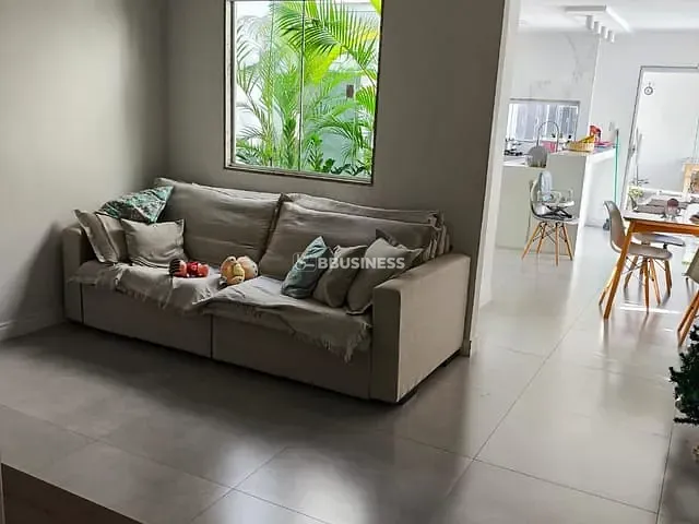 Casa com 140m² 4 quartos e 2 banheiros, à venda, no bairro Parque Santa Clara em Campos dos Goytacazes