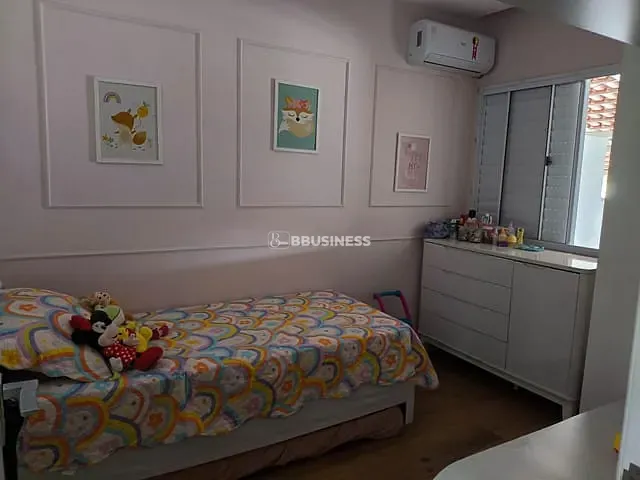 Casa com 140m² 4 quartos e 2 banheiros, à venda, no bairro Parque Santa Clara em Campos dos Goytacazes