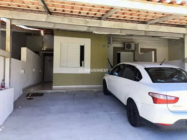 Casa com 140m² 4 quartos e 2 banheiros, à venda, no bairro Parque Santa Clara em Campos dos Goytacazes