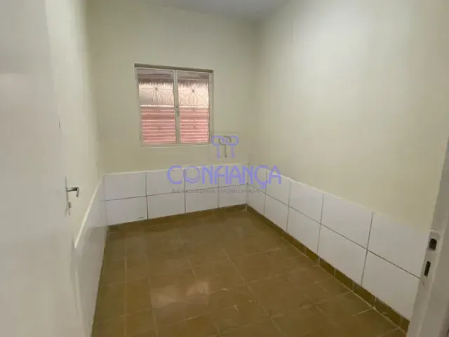 Casa 3 quartos e 1 banheiro, para alugar, no bairro Paciência em Rio de Janeiro