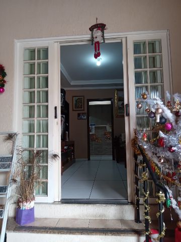 Casa com 125m² 2 quartos e 1 banheiro, à venda, no bairro Parque São Domingos  em Pindamonhangaba