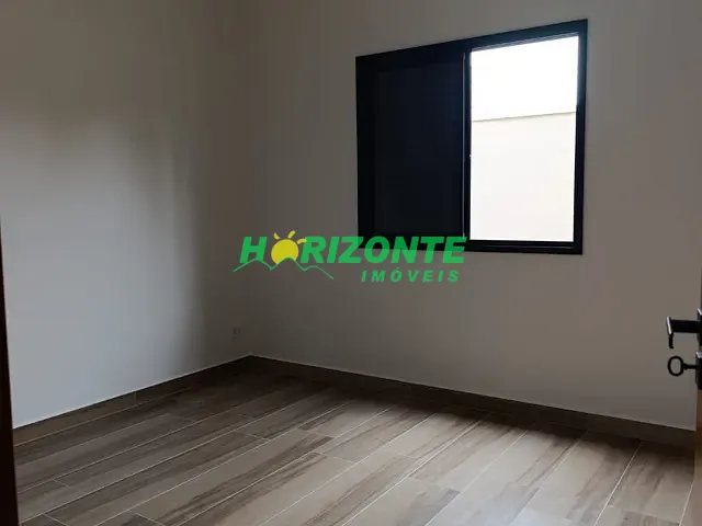 Casa com 300m² 3 quartos e 3 banheiros, à venda, no bairro Bairro do Grama em Caçapava