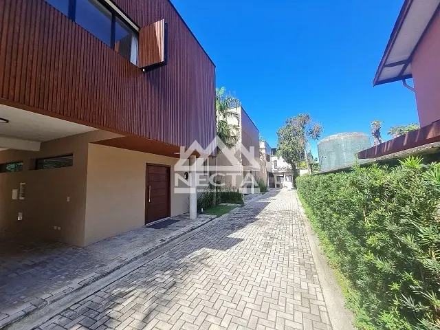 Casa com 206m² 3 quartos e 4 banheiros, à venda, no bairro Camburi em São Sebastião