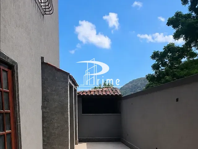 Casa 5 quartos e 4 banheiros, à venda, no bairro São Francisco em Niterói