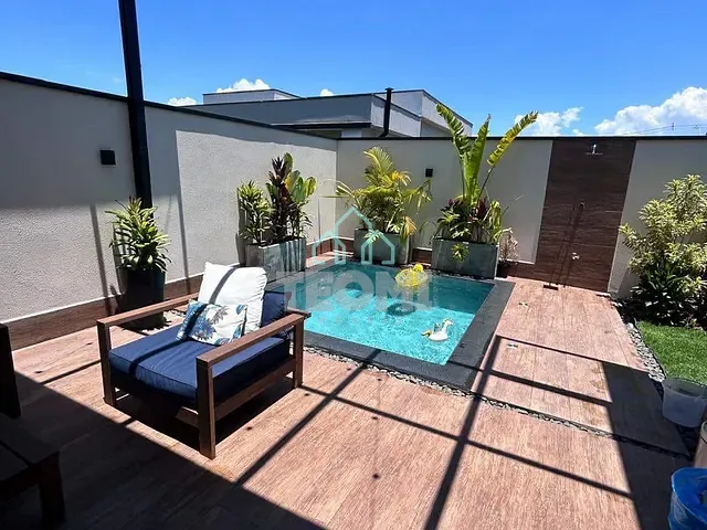 Casa com 300m² 3 quartos e 2 banheiros, à venda, no bairro Vale dos Cristais em Taubaté