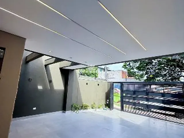 Casa 3 quartos e 2 banheiros, à venda, no bairro Vila Morangueira em Maringá