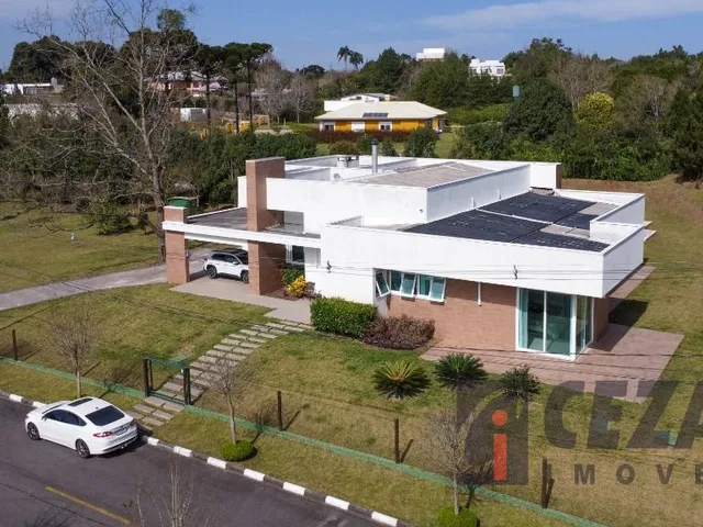 Casa com 3500m² 4 quartos e 7 banheiros, à venda, no bairro Centro em Quatro Barras