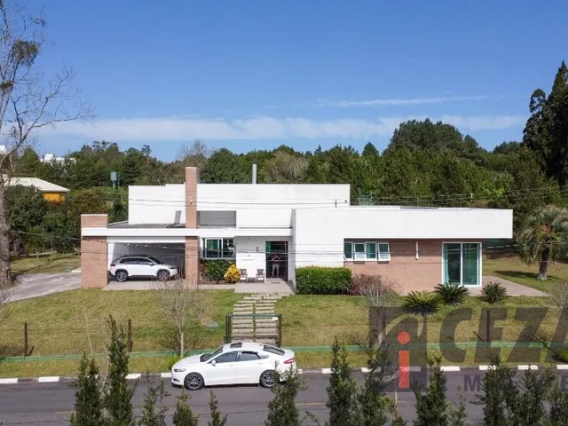 Casa com 3500m² 4 quartos e 7 banheiros, à venda, no bairro Centro em Quatro Barras