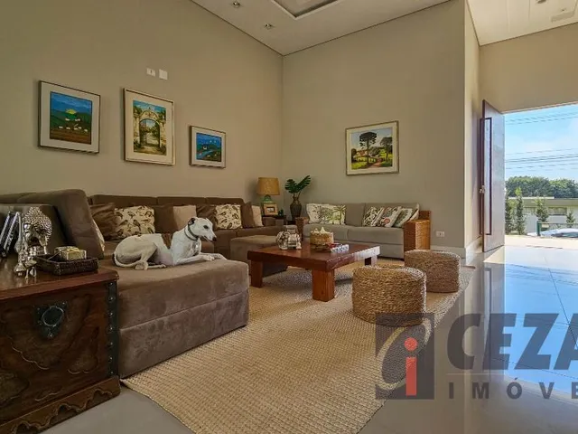 Casa com 3500m² 4 quartos e 7 banheiros, à venda, no bairro Centro em Quatro Barras