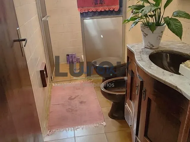 Casa com 379m² 3 quartos e 2 banheiros, à venda, no bairro Vila Embaré em Valinhos