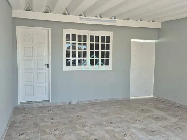 Casa com 125m² 2 quartos e 1 banheiro, à venda, no bairro Parque São Luís em Taubaté