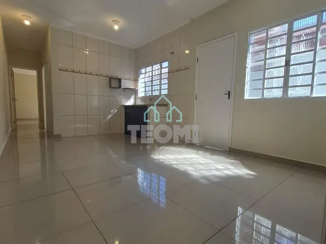 Casa com 125m² 2 quartos e 1 banheiro, à venda, no bairro Parque São Luís em Taubaté