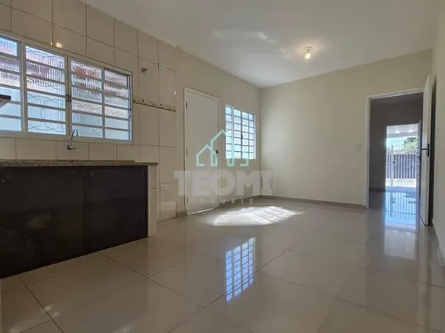 Casa com 125m² 2 quartos e 1 banheiro, à venda, no bairro Parque São Luís em Taubaté