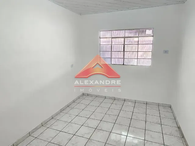 Casa com 250m² 3 quartos e 1 banheiro, para alugar, no bairro Jardim Ismênia em São José dos Campos