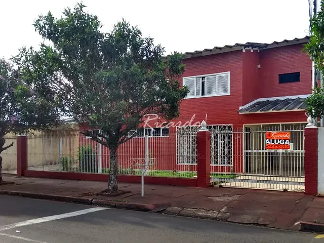 Sobrado para alugar, no bairro Centro em Arapongas