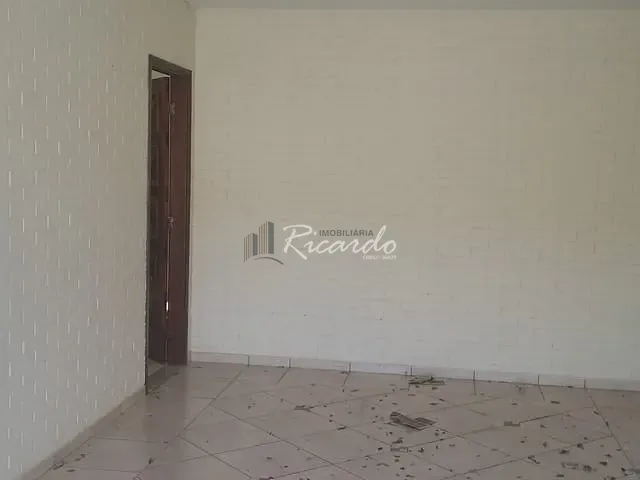 Sobrado para alugar, no bairro Centro em Arapongas