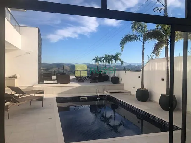 Casa 3 quartos e 4 banheiros, à venda, no bairro Condomínio Residencial Jaguary em São José dos Campos