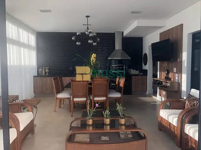 Casa 3 quartos e 4 banheiros, à venda, no bairro Condomínio Residencial Jaguary em São José dos Campos
