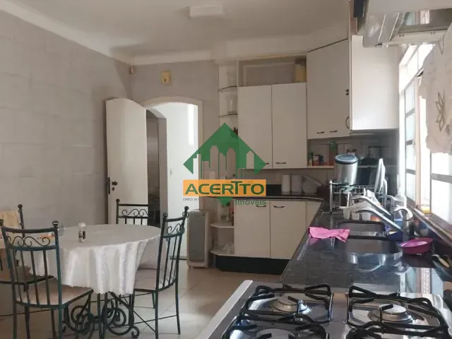 Casa com 300m² 3 quartos e 3 banheiros, à venda, no bairro Dona Amélia em Araçatuba